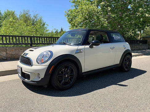 SHIFTR manual transmission lessons in a MINI Cooper
