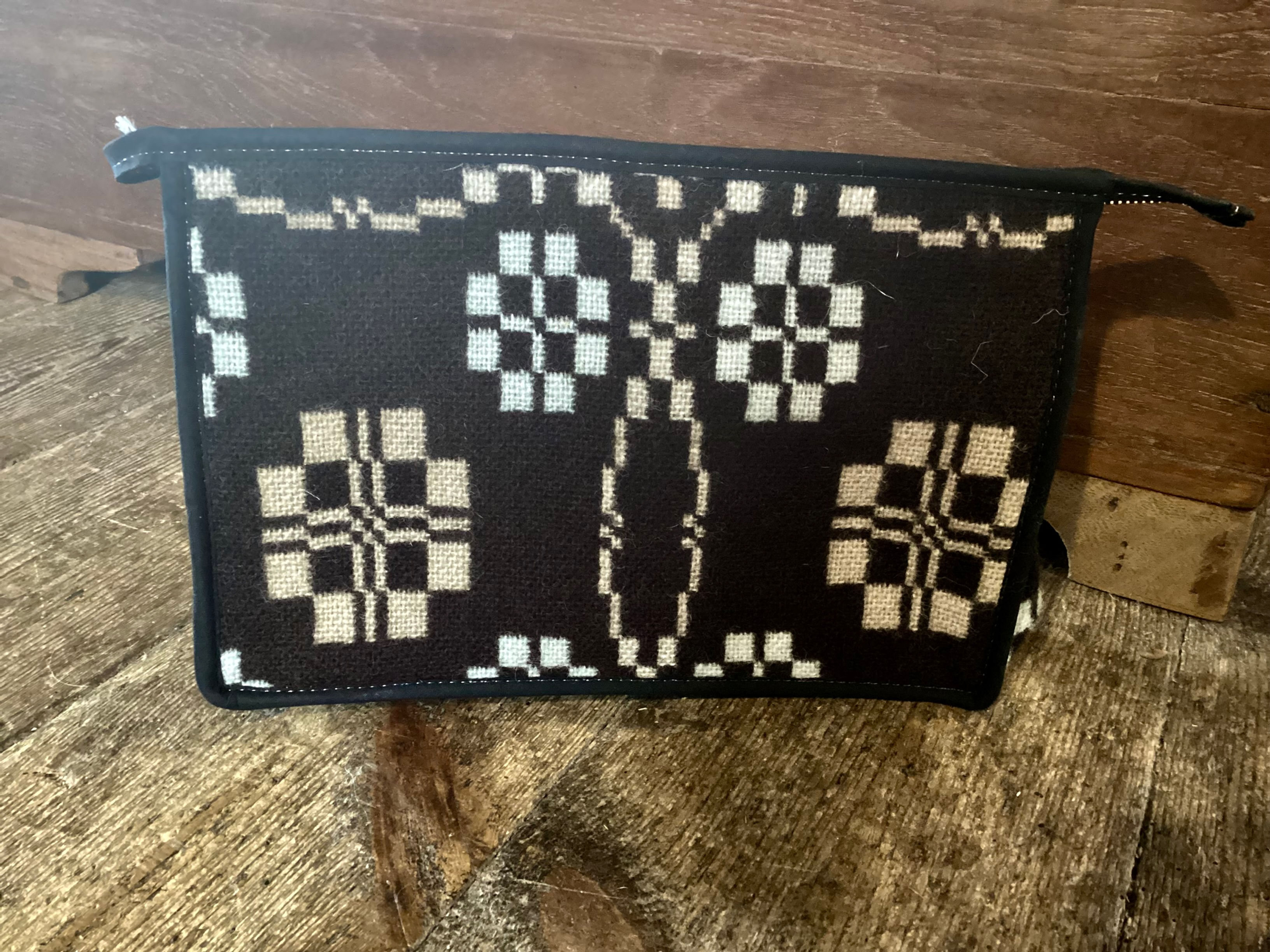 Large Cosmetic Bag – Pemnachno Brown