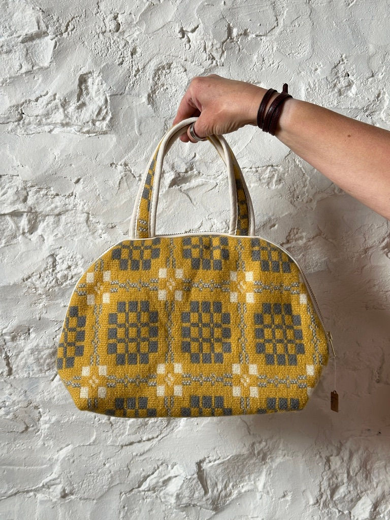 YELLOW PENNSYLVANIA - HANDLED BAG