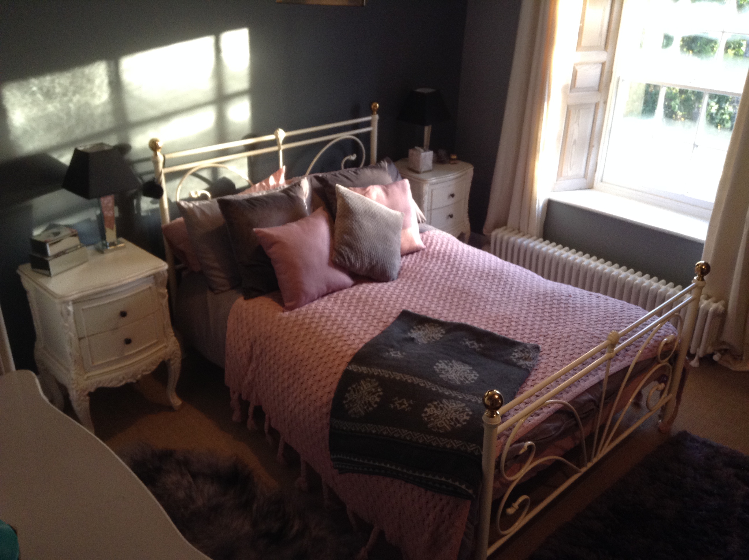 Grey & pink