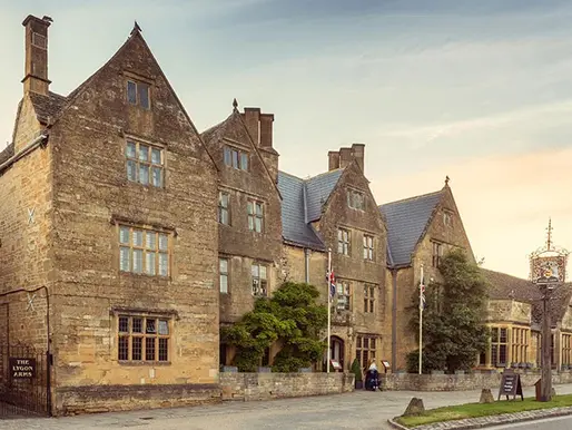 Why The Lygon Arms Hotel is a Great Wedding Venue in Broadway, Worcestershire
