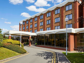 Mercure Telford Centre Hotel Wedding Venue Review – A Stylish & Spacious Celebration in Shropshire