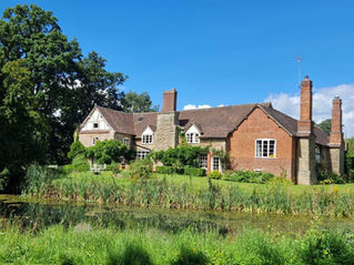 Seed Farmhouse Wedding Venue Review – A Beautiful Historic Barn Wedding Venue in Herefordshire
