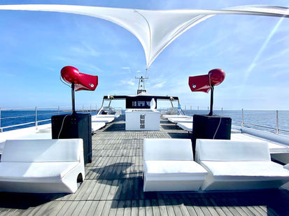 DMC Ibiza - The upper deck with void speaker of the ibiza boat club
