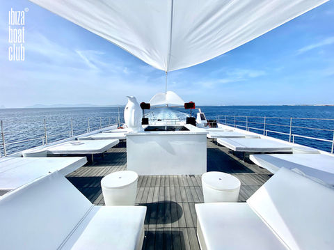 private events ibiza
- Upper deck of the Ibiza Boat Club