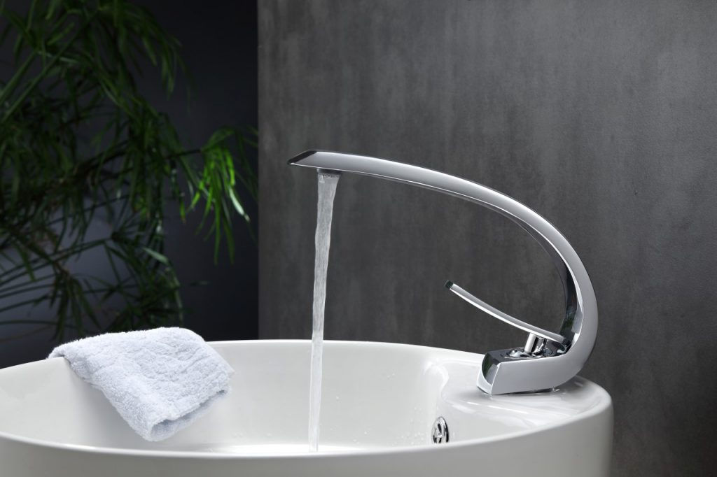 AQUA ARCCO SINGLE HOLE MOUNT BATHROOM VANITY FAUCET – CHROME