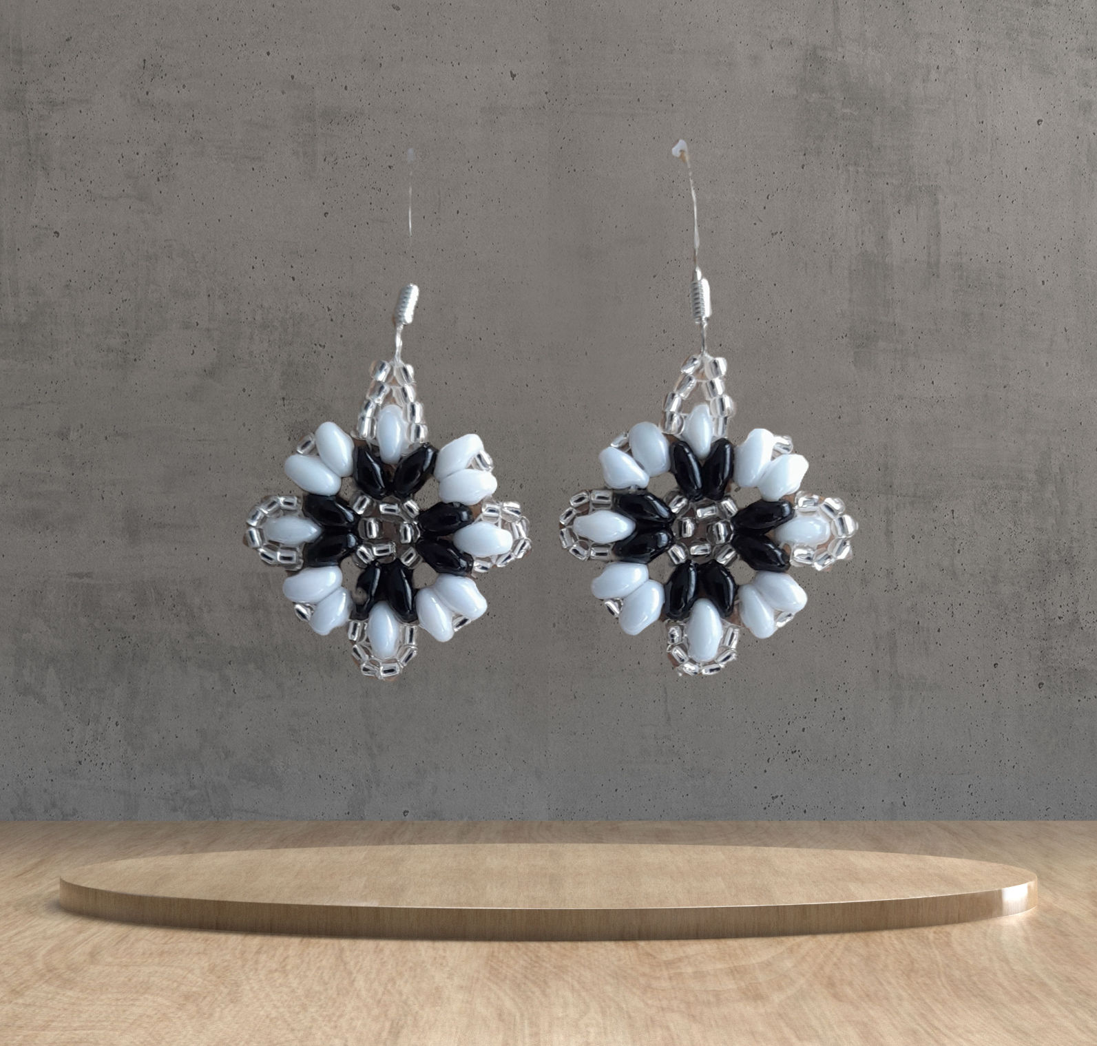 Earrings (flower)