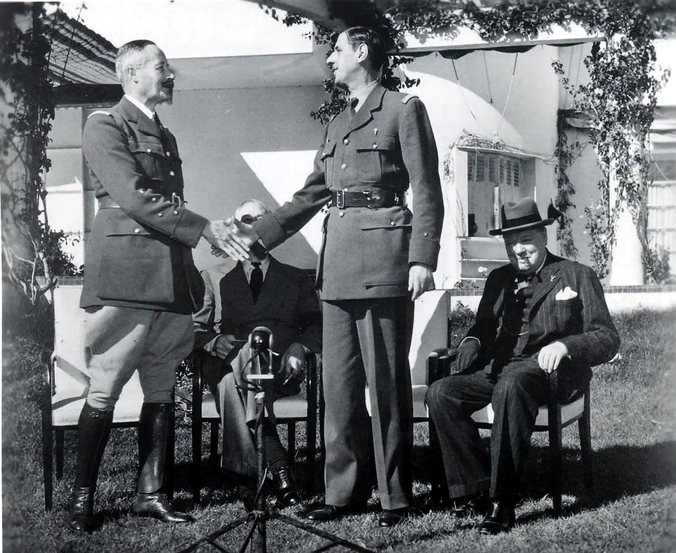 General Henri Giraud (L) and General Charles de Gaulle (R) at the Casablanca Conference - Their ritual handshake was done with reluctance and so quickly that they reportedly had to pose for a second shot.