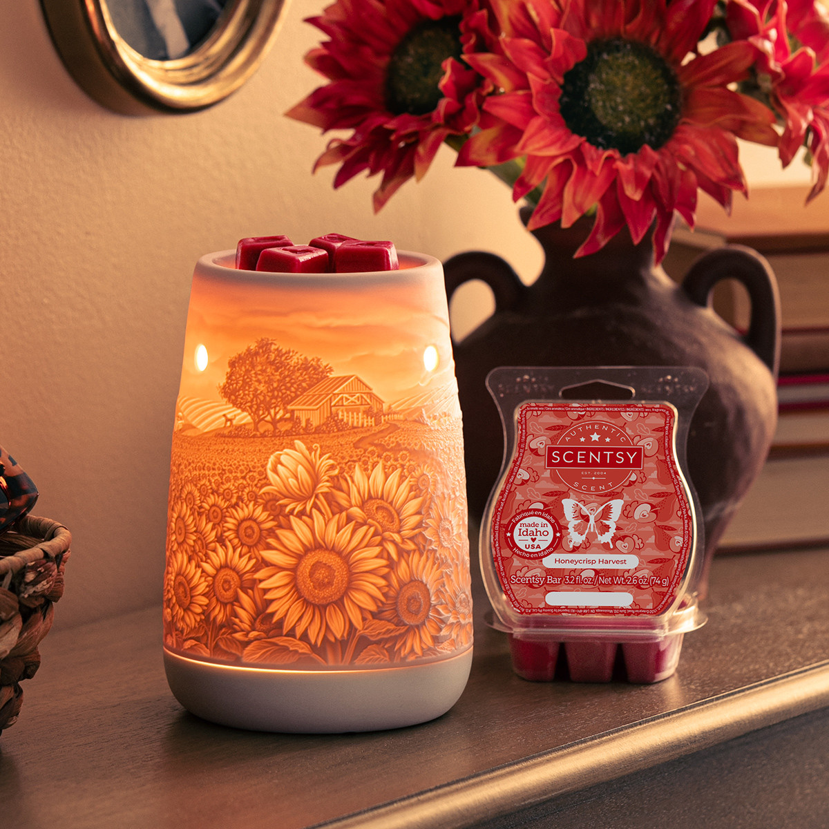 Scentsy's August 2024 Warmer & Scent of the Month Sunflower Fields & Honeycrisp Harvest