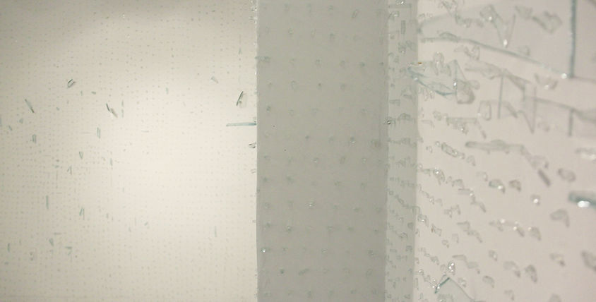object, sculpture, sivan dayan, broken glass, installation, obsession, presence of absence