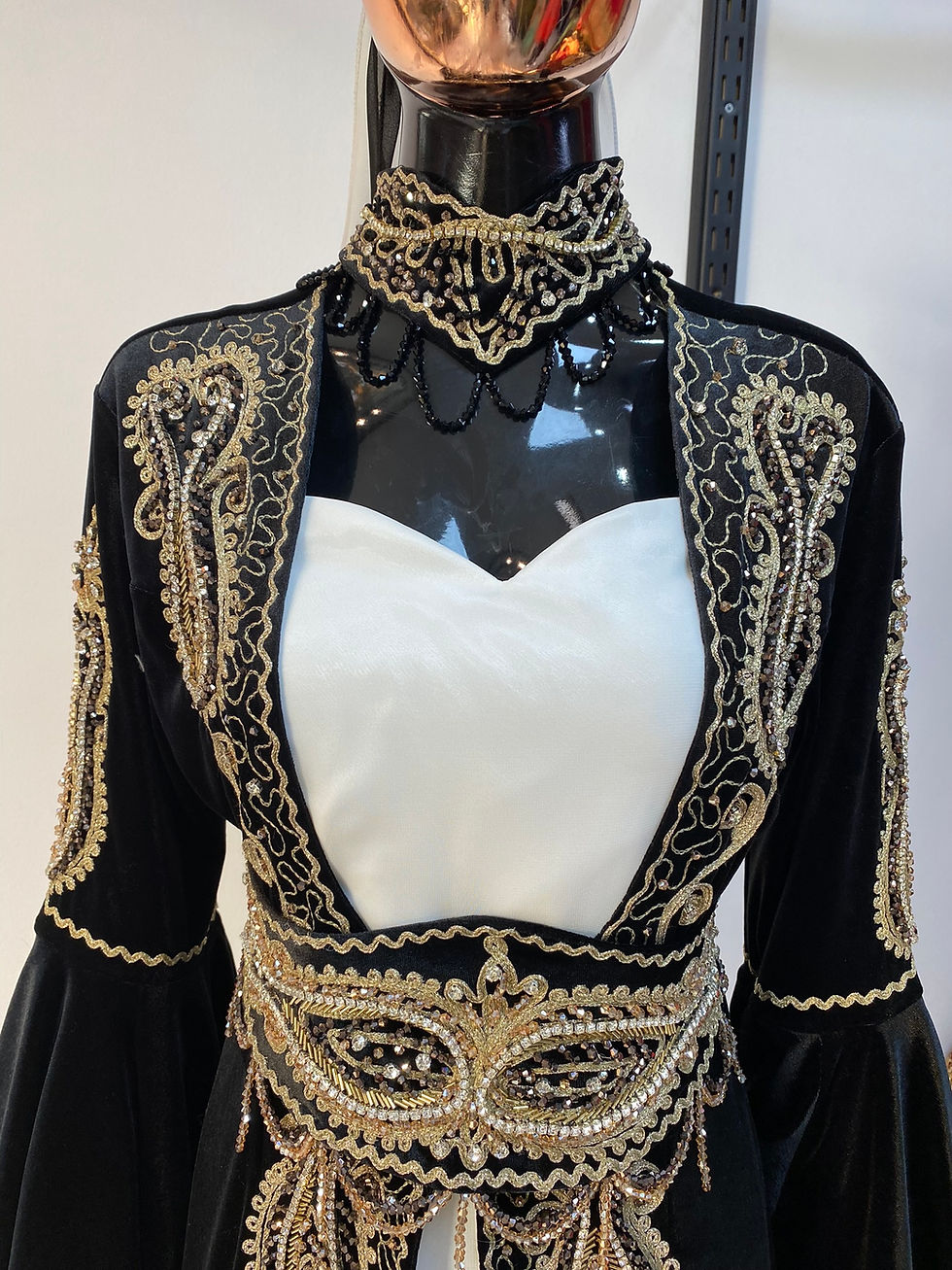 Küçük resim: Lehenga-Kına Elbisesi-Kaftan