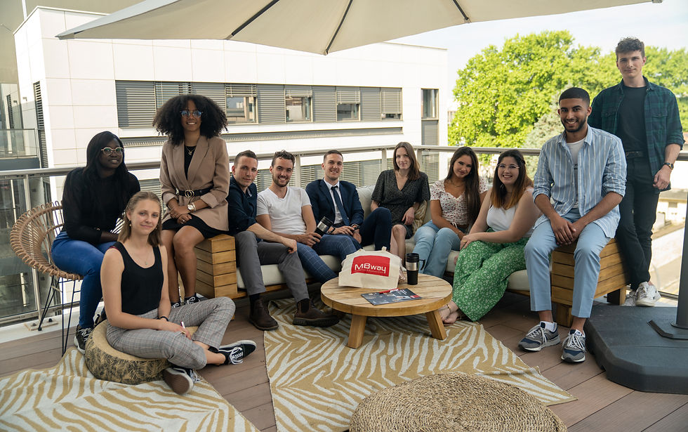Mélange d’étudiants internationaux au sein de MBway, école faisant partie du groupe Eduservices