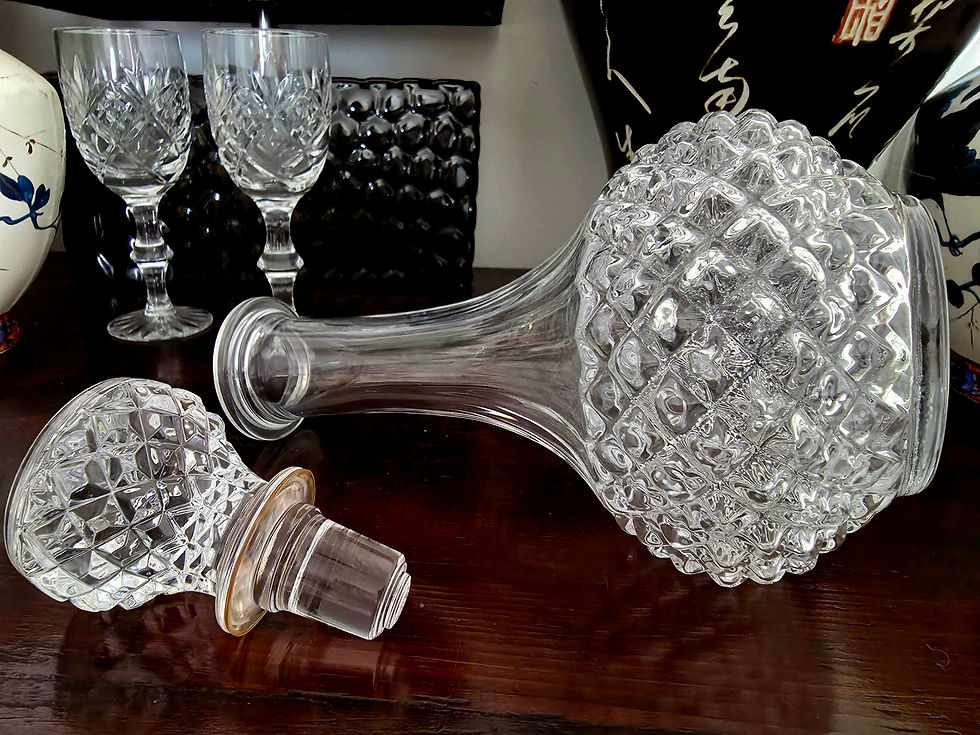 Thumbnail: Vintage French Cristal d'Arques Longchamp diamond cut decanter 50 cl