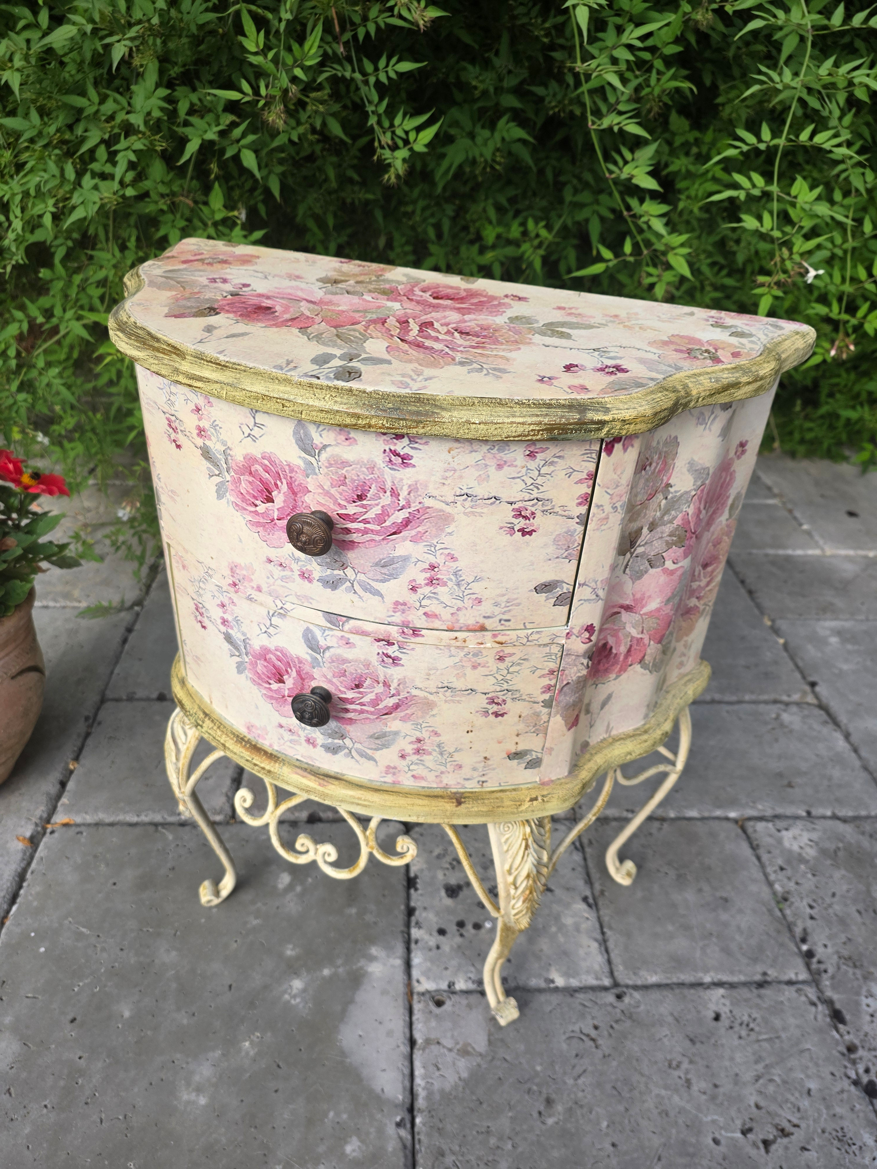 Shabby chic' vintage cabinet in roses & cream
