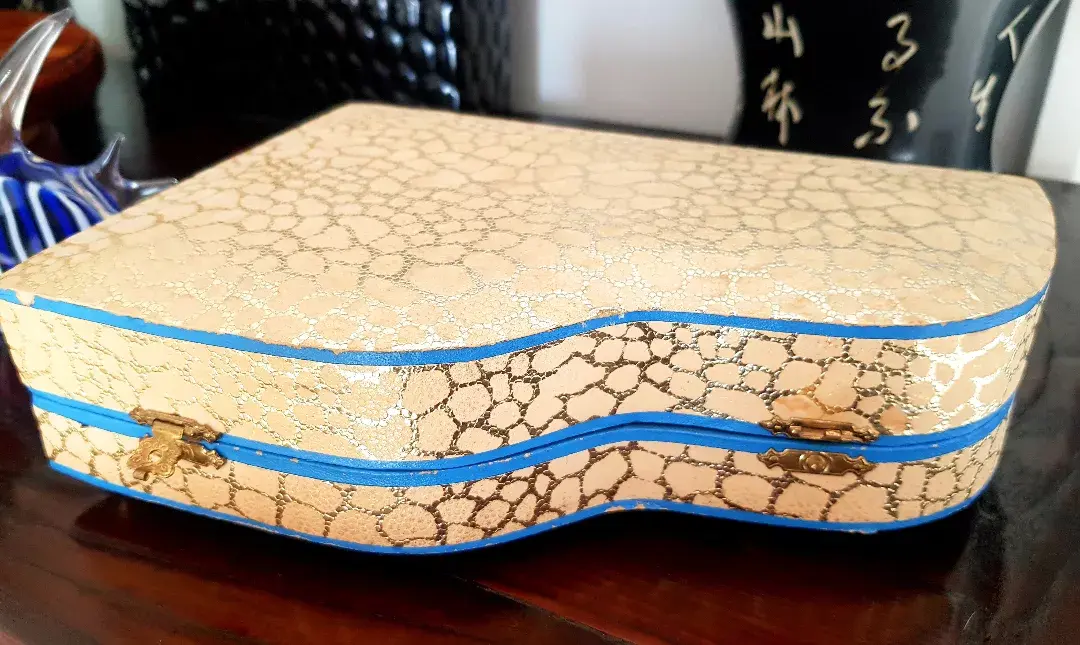 Exquisite 1950's Lador manicure set with dancing ballerina