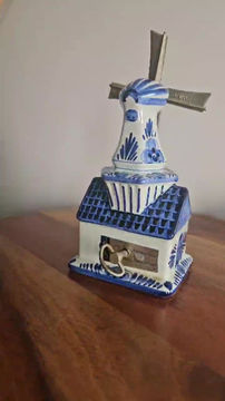Thumbnail: Authentic Delft Blauw windmill music box 'Tulips from Amsterdam'