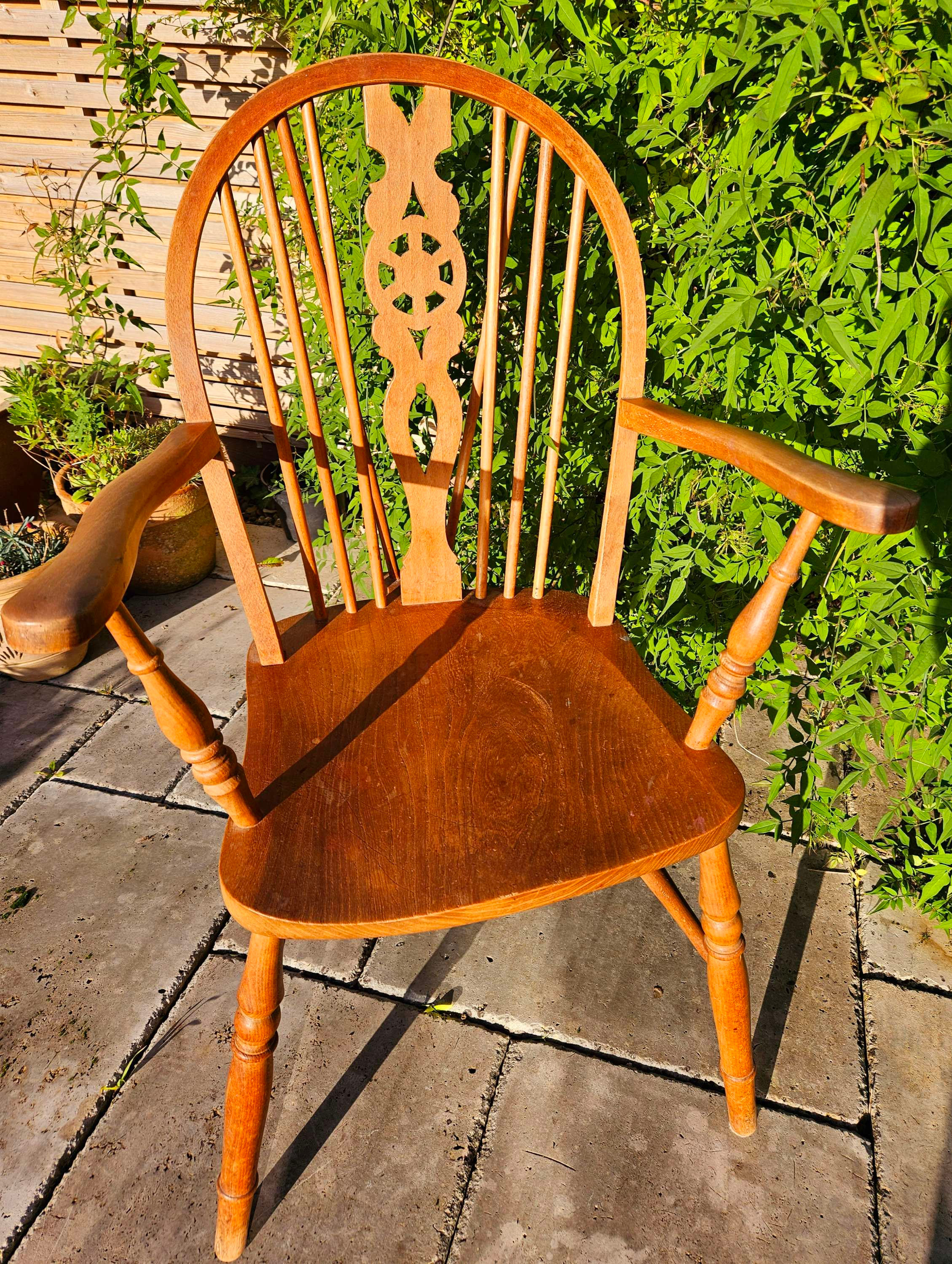 Wonderful wooden wheelback 'Carver' chair