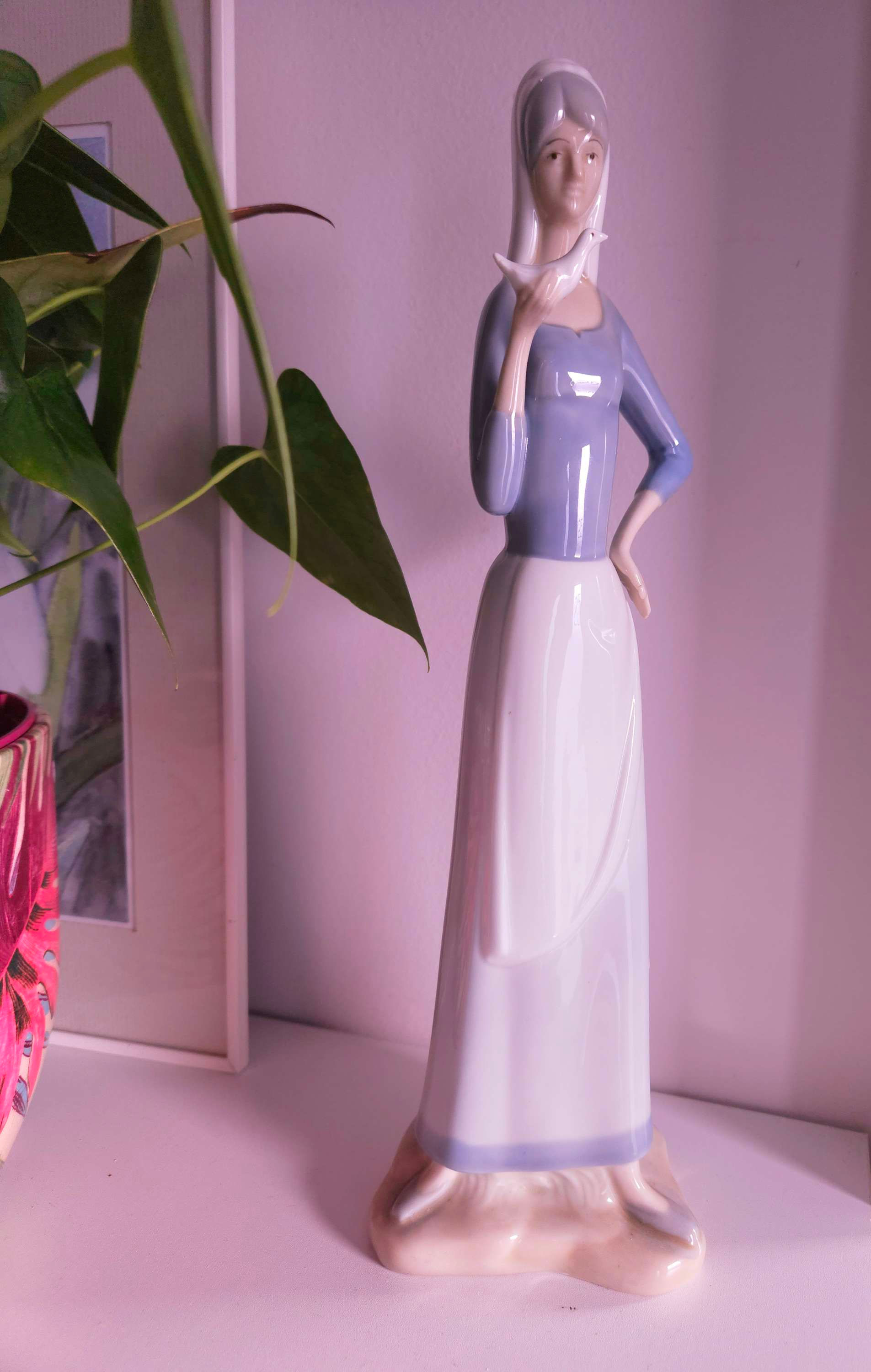 Tall & elegant Miguel Requena figurine of lady holding a dove, made in Valencia