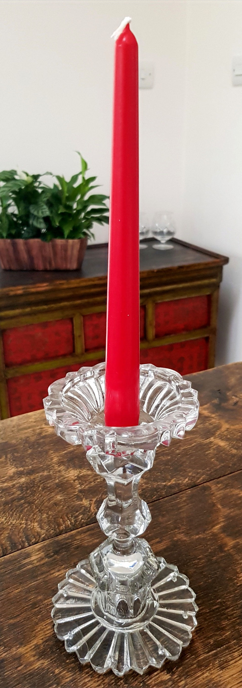 Thumbnail: Vintage crystal centrepiece 'daisy' candlestick holder