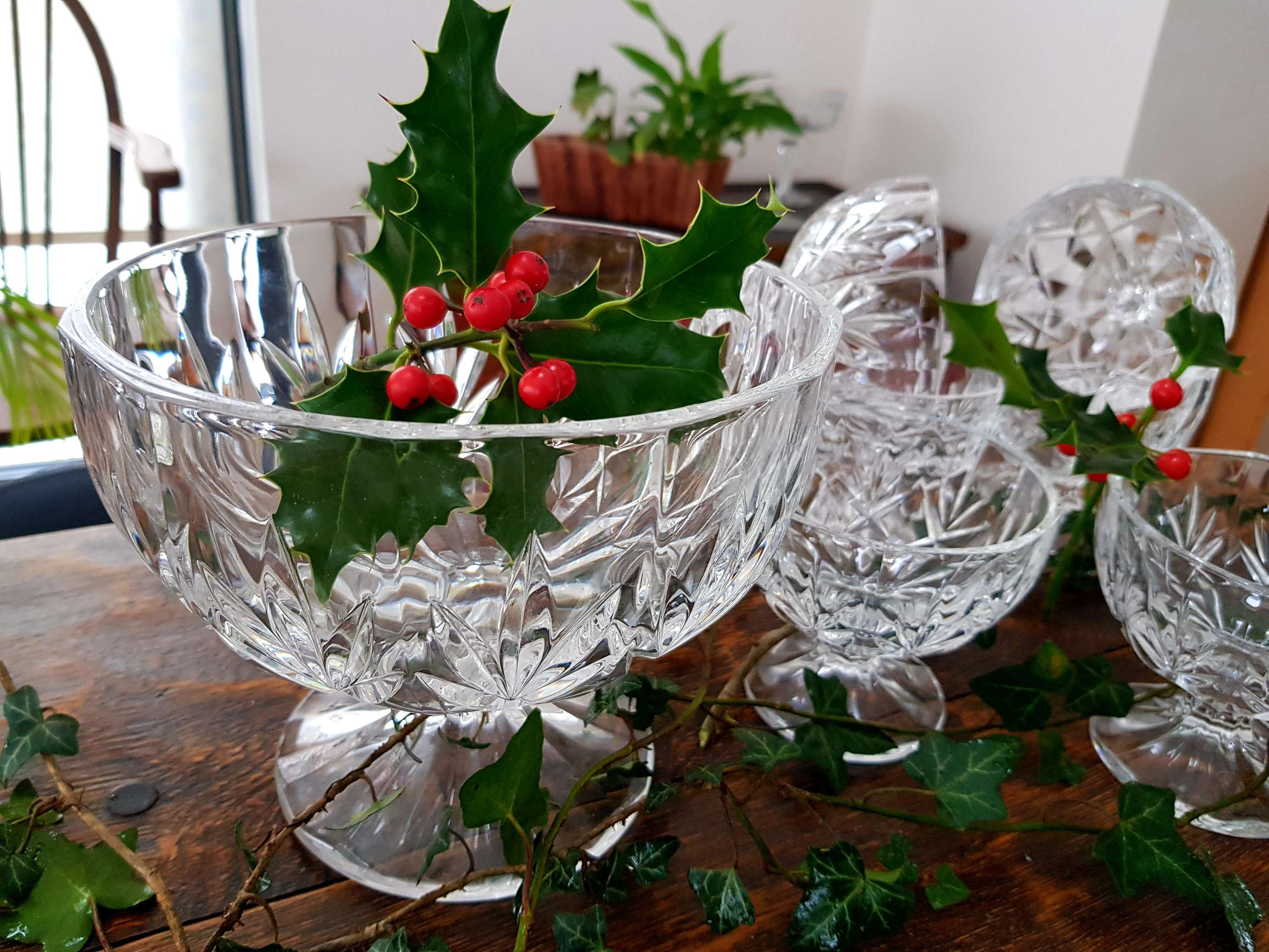 Edinburgh crystal set of pedestal fruit bowl & 6 smaller dishes