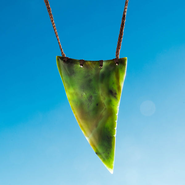 pounamu-greenstone-taonga-Māori jewelry-handmade-New Zealand-necklace
