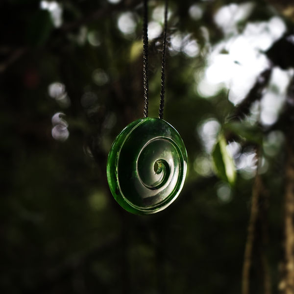 pounamu-greenstone-taonga-Māori jewelry-handmade-New Zealand-necklace