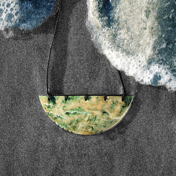pounamu-greenstone-taonga-Māori jewelry-handmade-New Zealand-necklace