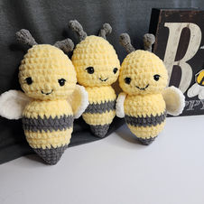 Plush Crochet Amigurumi-Style Bee Pattern