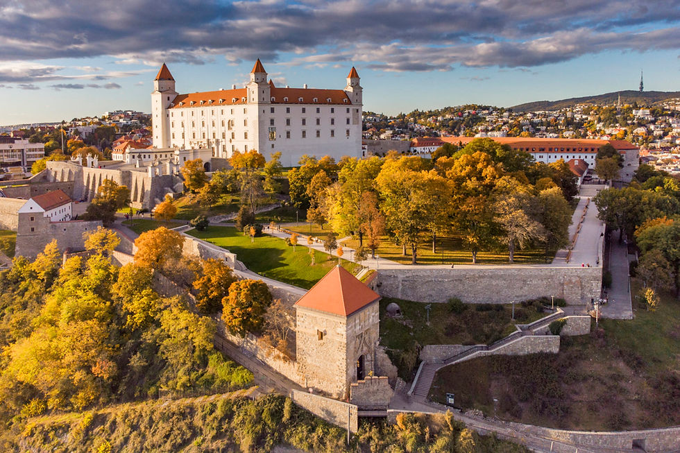 Kovac_2022_hrad_ba-hrad_jesen_kamzik_green_nevyhradna-licencia_1920x1280-1536x1024.jpg