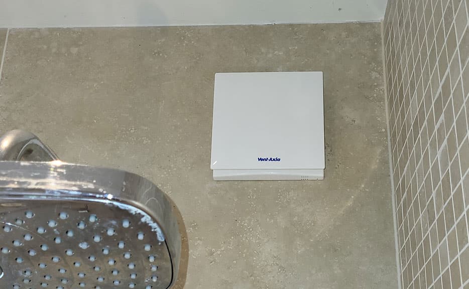 Extractor fan installation