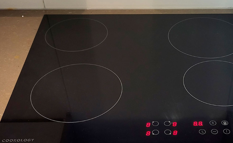 Induction hob and appliance installation