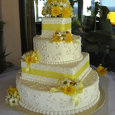 Safe Floral Designs for wedding cakes