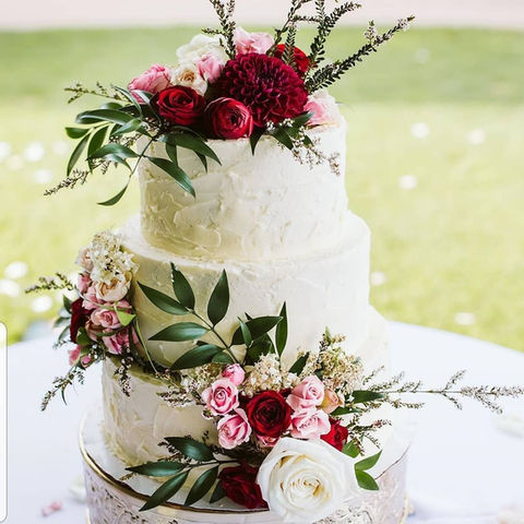 Floral design on cake