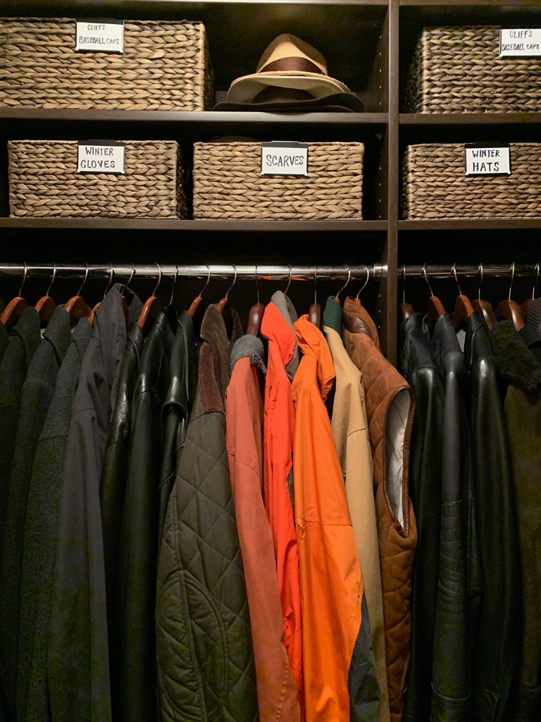 Organized entryway closet