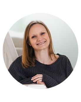 Katie Small, doula and breastfeeding coach supporting families in Dorset, Hampshire and online