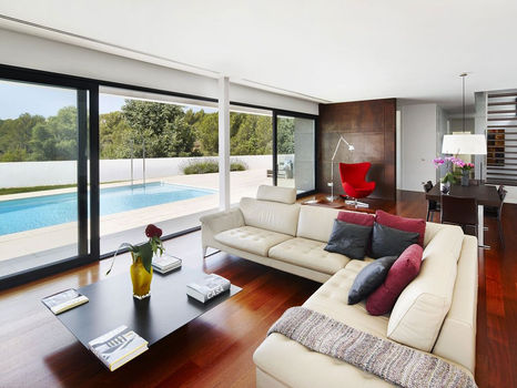 Minimalism and Sustainability in Futuristic Interior Design