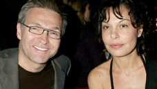 Mort d’Isabelle Mergault : la confession inattendue de Raphaël Mezrahi avoir eu une "aventure" avec l'actrice