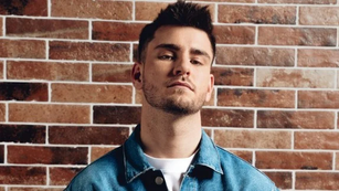 Avant Danse avec les stars, Julien Lieb part à la conquête de l’Europe avec une chanson en italien et trace un nouveau chemin artistique