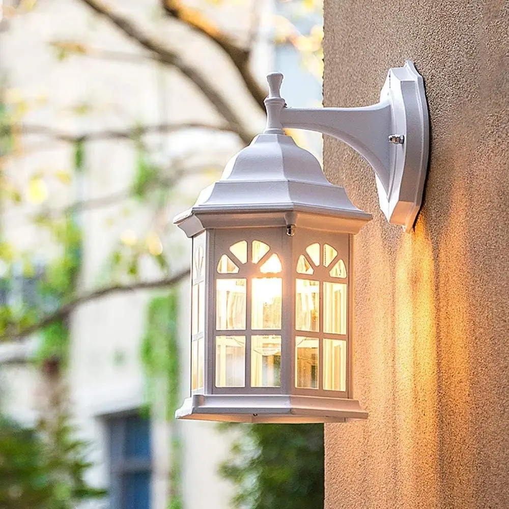 Lampada da parete per esterno colore bianco
