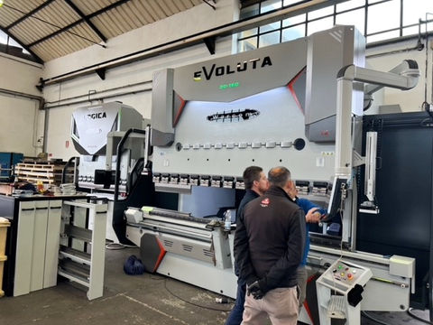 Cialdi – piegatrici Evoluta e Logica, laser W-Fiber 15-30 e gru.