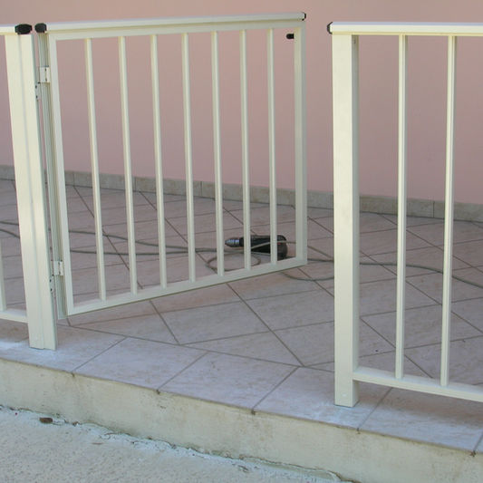 Ringhiera in alluminio bianco per balcone esterno