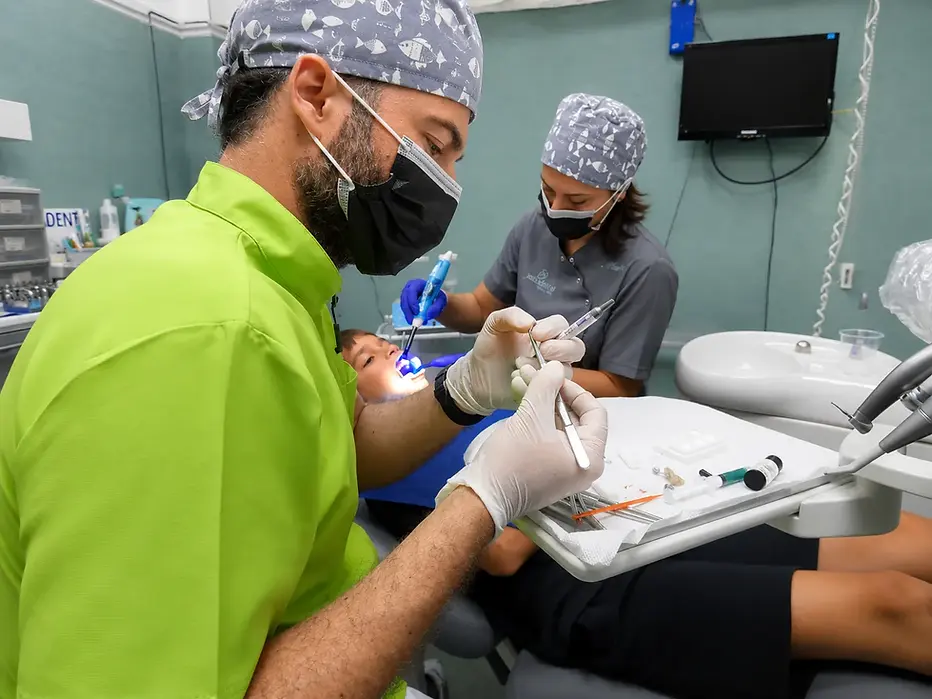 Dentista e assistente al lavoro, blog odontoiatria Catania.