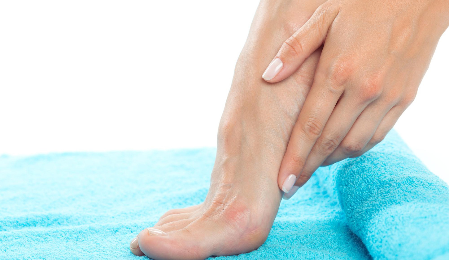 beautiful-female-feet-spa-salon.jpg