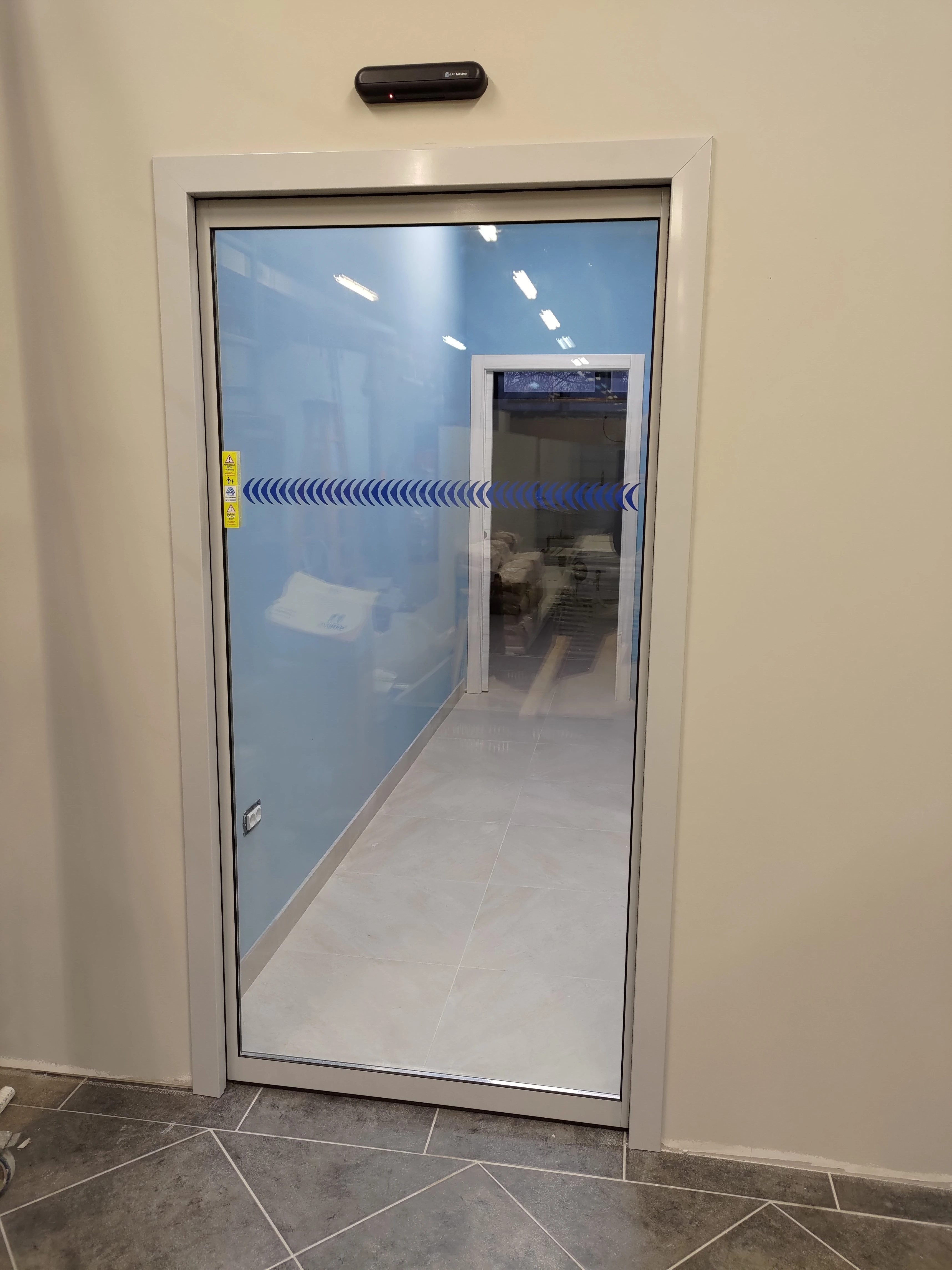 porta automatica scorrevole a scomparsa vetro trasparente
