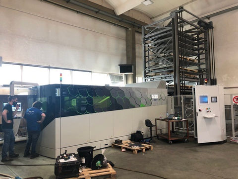 Omi – laser W-Fiber 15-30, laser tubo Italo 200