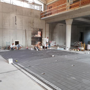 in corso d'opera, pavimenti cantina.jpg