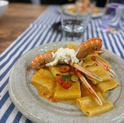 Pasta con scampi per eventi e feste private