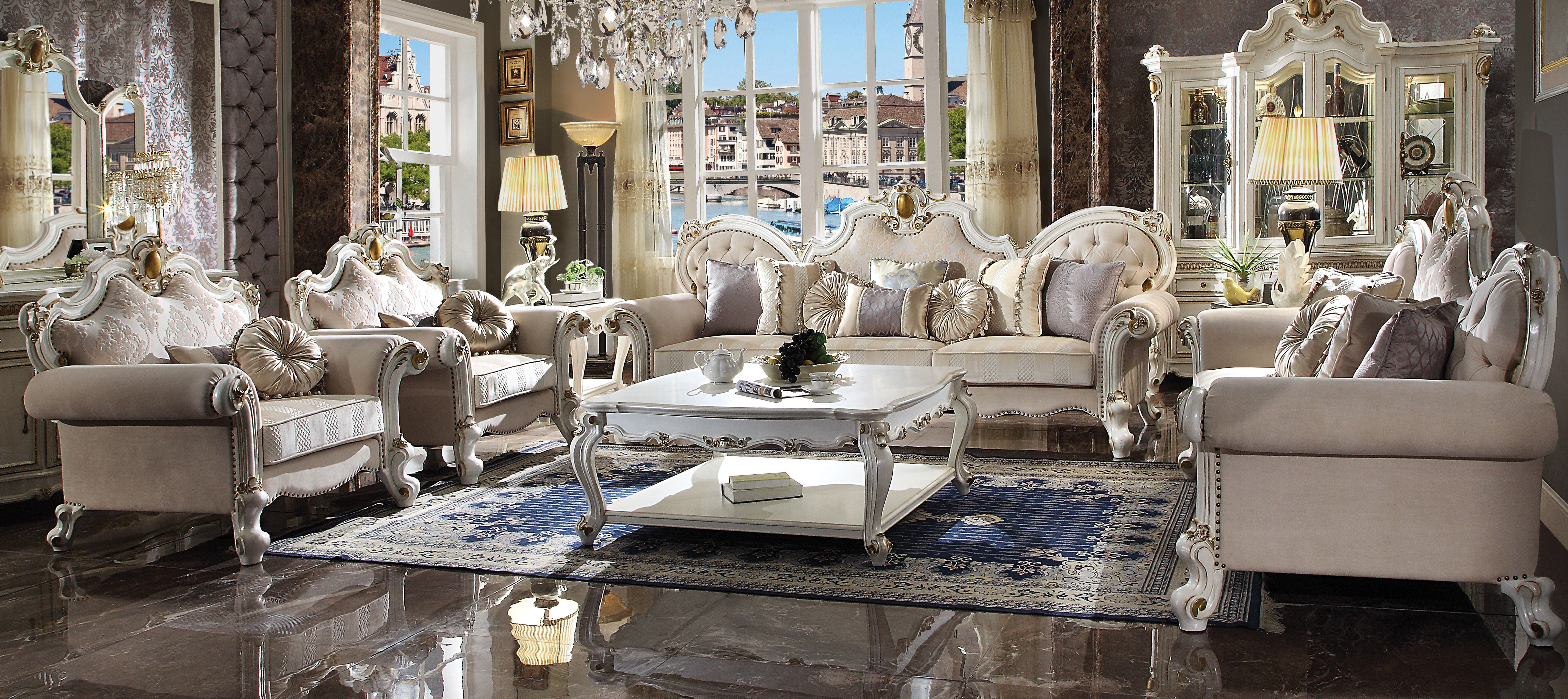Oversized Sofa (w/8 Pillows)