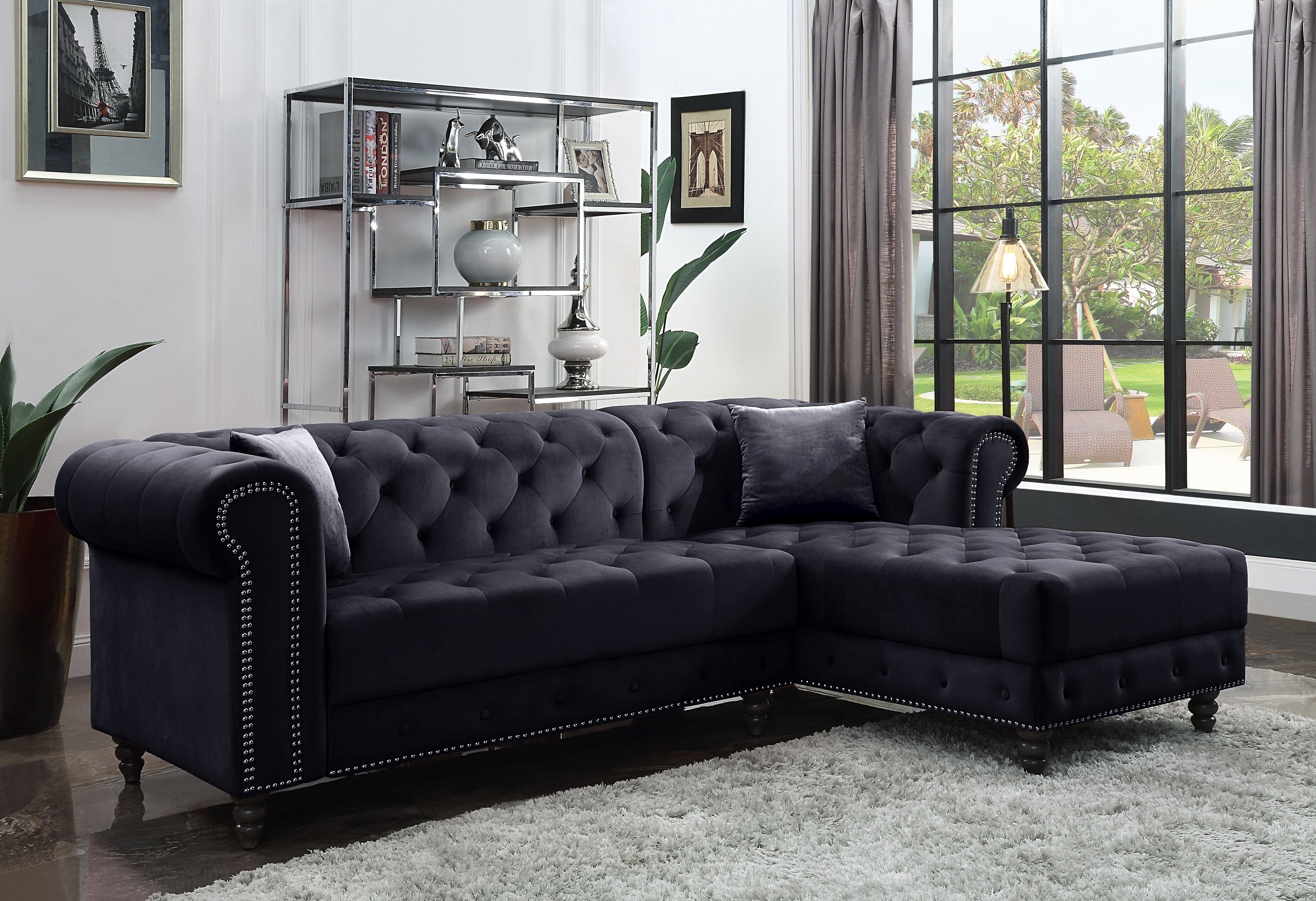 Sectional Sofa w/2 Pillows