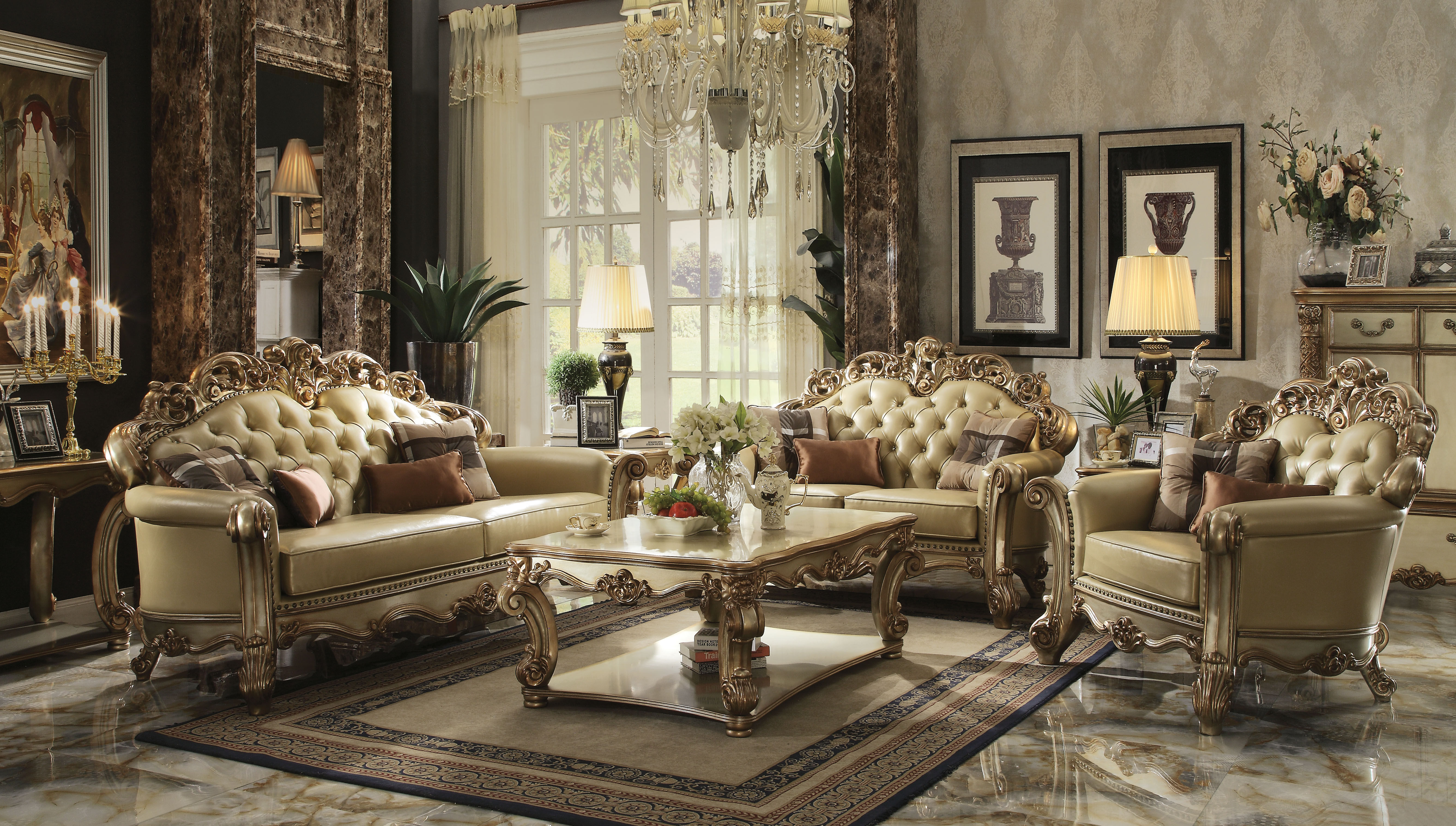 Sofa (w/4 Pillows)